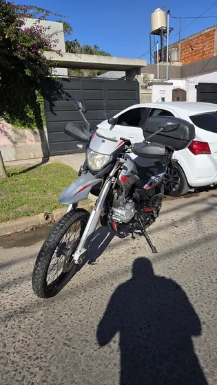 Motomel Skua 150 Silver Edicion