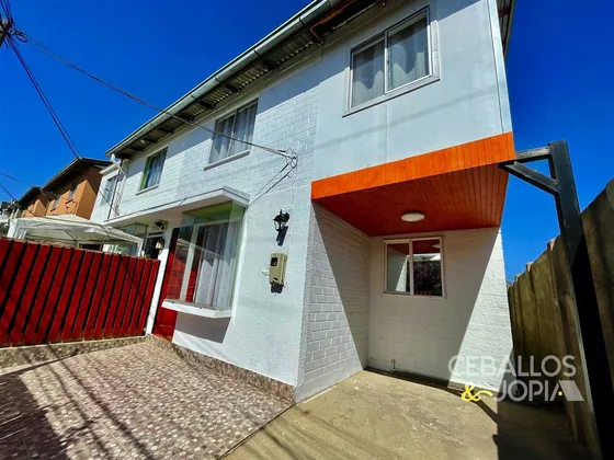 Casa En Arriendo De 3 Dorm. En Villa Alemana