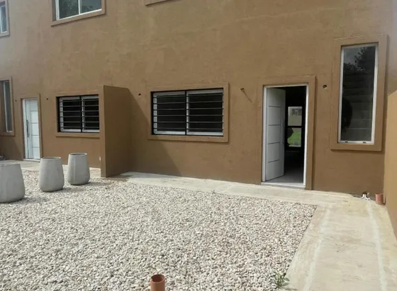 Dúplex En Venta - 2 Dormitorios 2 Baños - Cochera - 238mts2 - Pilar