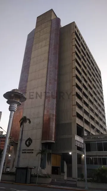 Oficina En Venta Ubicada En El Centro Comercial Bello Monte. Mg 60.