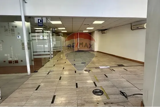 Lujoso Local En Arriendo, Sector El Golf