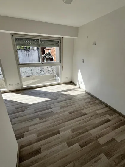 Duplex 1 Dormitorio Con Cochera Genova 1548 Con Cochera
