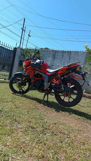 Andando De 10 , Todos Los Papeles