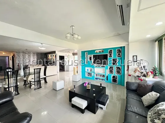 Pent House En Venta Los Chaguaramos - 26-4577 - Hgk