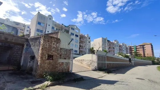 Bello Apartamento De 3 Habitaciones En Playa El Angel