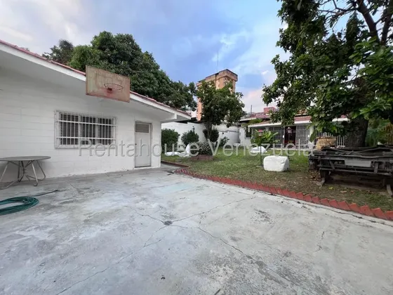 Jip 26-16946. Venta De Espectacular Casa Quinta De 1000 Mts2, Ideal Para Inversionistas, Clinicas, Colegios, Familias Numerosas, Con 2 Entradas Av Loreto Y Calle Trasera. Centro, La Victoria