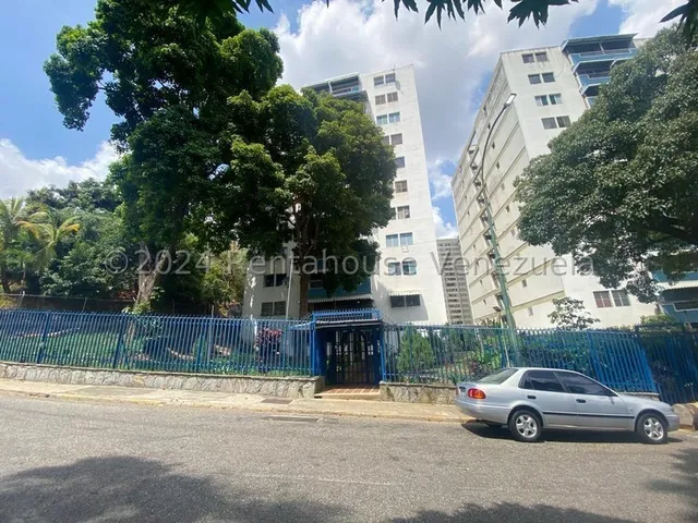 El Marqués !! Venta Cómodo Apartamento 75 M2, 2 Habitaciones, 1 Baño, 1 P Estac., Pisos Parquet, Vista Panorámica, Fresco Clima, Calle Tranquila. Tanque De Agua. Excelente Distribución Y Ubicación !!