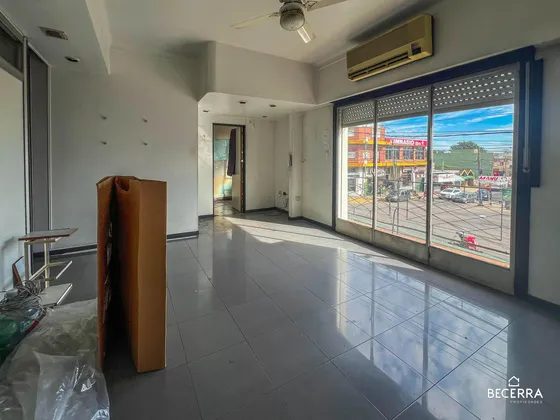 Departamento Para Oficinas O Consultorios En El Centro De Hurlingham