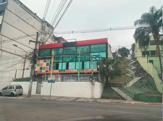 Prédio Comercial Três Pavimentos