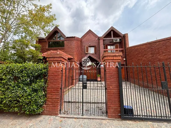 Casa En Venta En Barrio Alcorta
