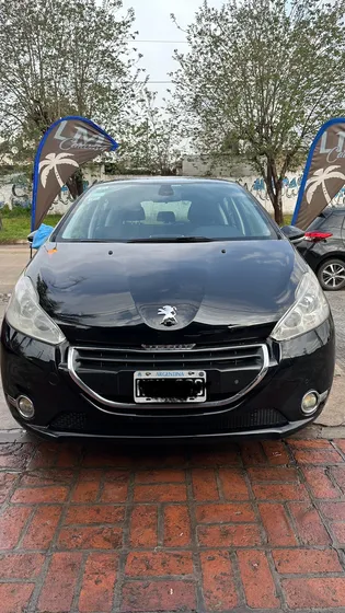 Peugeot 208 1.6 Feline