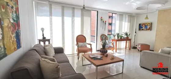 Apartamento En Venta En Medellín - Laureles