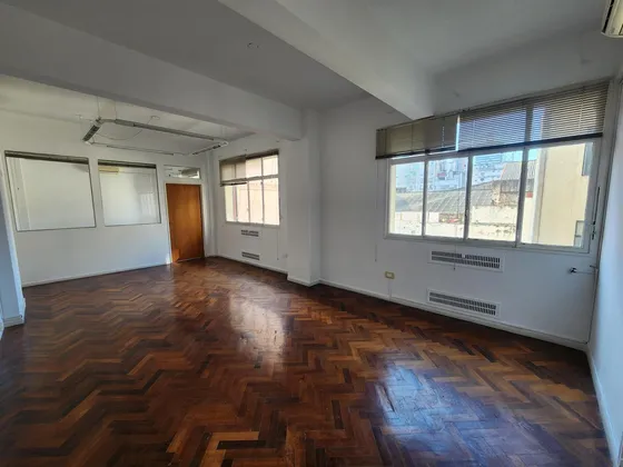 Oportunidad Para Comprar Oficina En Microcentro Porteño. Apta Para Todo Tipo De Actividad Comercial