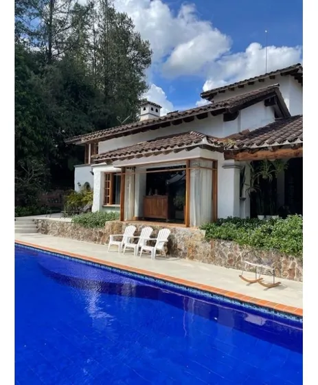Casa Con Piscina En Fizebad El Retiro
