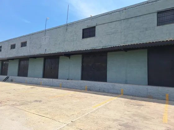 Se Alquila Galpón 150mt Av.intercomunal Sector Las Garzas.ly