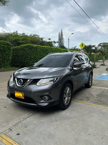 Nissan X-trail 2.5 Exclusive