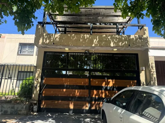 Alquiler Casa Barrio Cec Patio Y Cochera Doble 