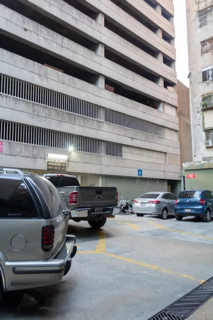 Se Vende Apartamento 79m2 2h/1b/0pe Chacao