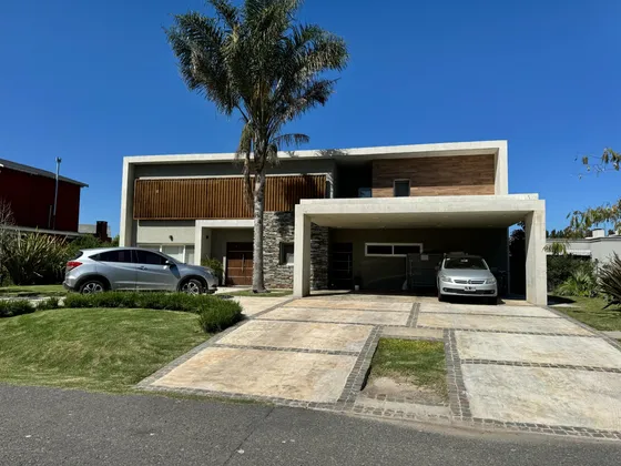 Venta Muy Linda Casa En B°cdo Bella Vista Chico 