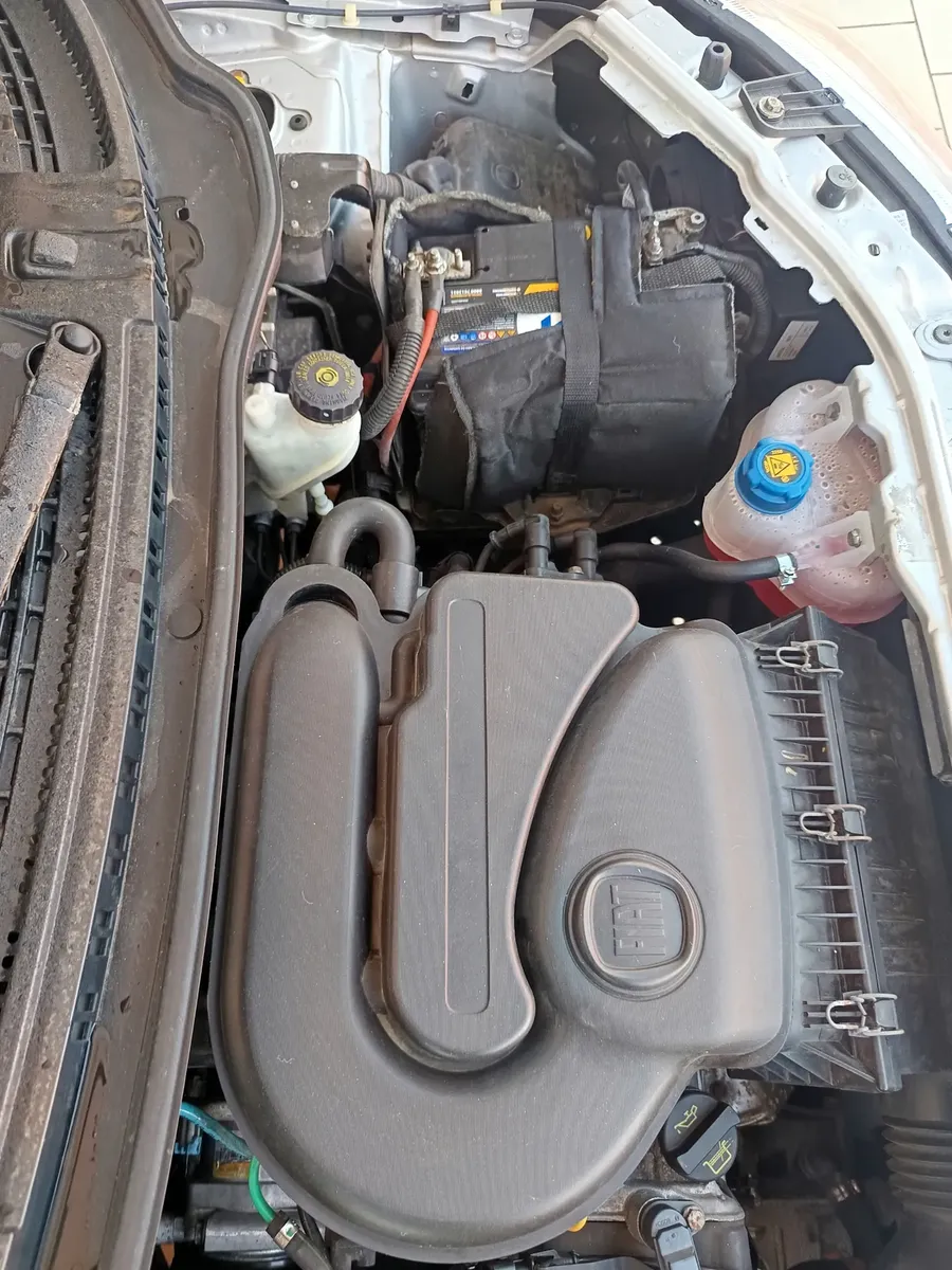 Fiat Uno 2014 1.0 Vivace Celeb. Flex 5p — foto 6