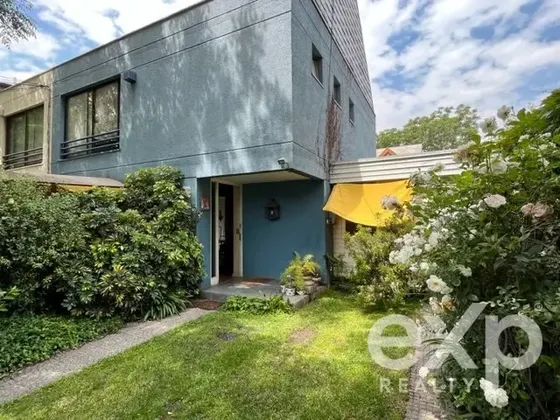 Casa En Venta De 4 Dorm. En Vitacura