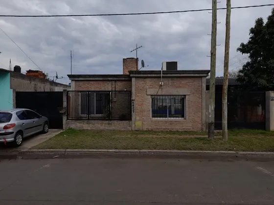 Casa 3 Ambientes En Venta Carlos Spegazzini