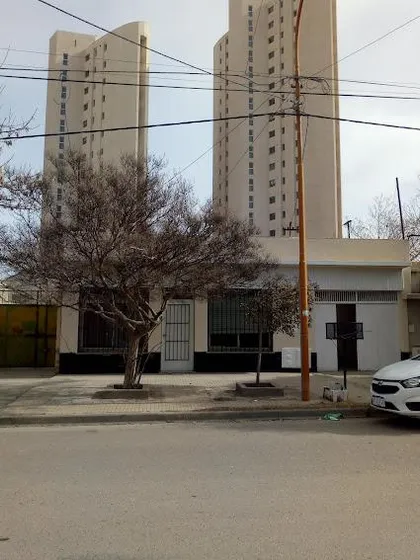 Venta De Casa Con Departamentos En Cipolletti