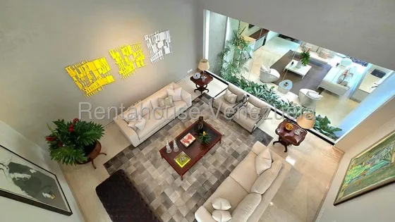 Casa ( 2 Niveles /  Remodelada ) Venta Los Chorros Mls- 25-19612