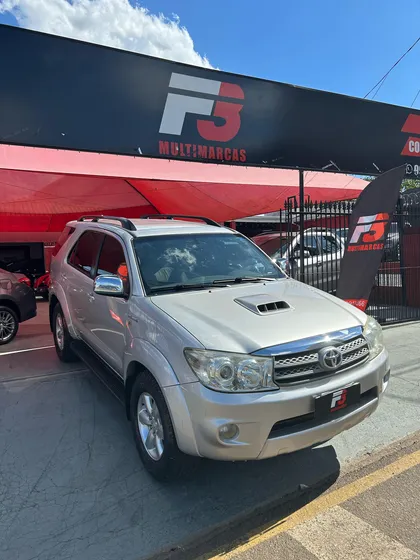 Toyota Sw4 3.0 Srv 7l 4x4 Aut. 5p