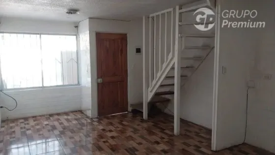 Venta Casa, 2 Pisos - 3d/1b En San Bernardo