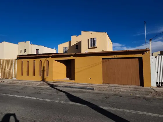 Amplia Casa Sector Peuco En Calama - Empresas (177306)
