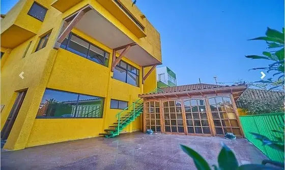 Venta De Amplia Casa - Tres Pisos En Sector Sur Iquique
