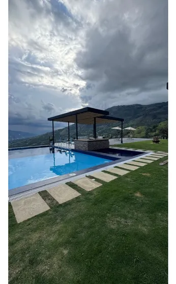 Casa Campestre En Venta En Girardota Parcelación El Limonar