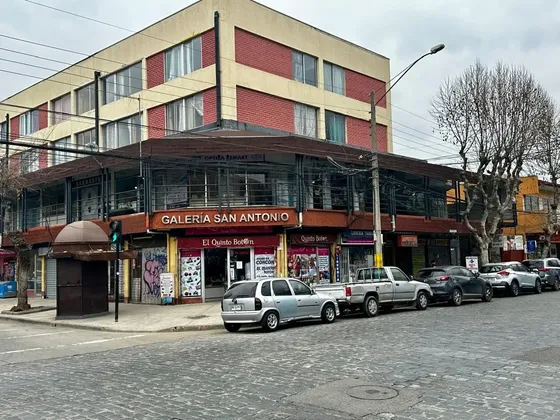 Se Vende Local En Galeria Comercial San Antonio