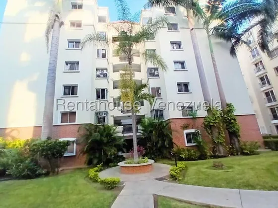 Maritza Lucena Trae Este Bello Apartamento, En Venta Al Oeste De Barquisimeto, Amplias Habitaciones, Aire Acondicionado, Hermosa Cocina, Agua Constante, Piscina, Canchas Deportivas, Vigilancia 24/7.
