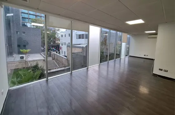 Oficina Planta Libre De 72 M2, Junto Al Metro Manuel Montt