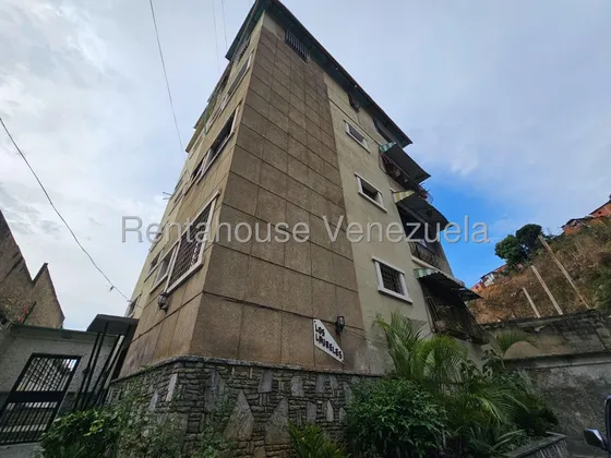 En Venta Apartamento En El Paraiso. Cod Flex: 25-21040