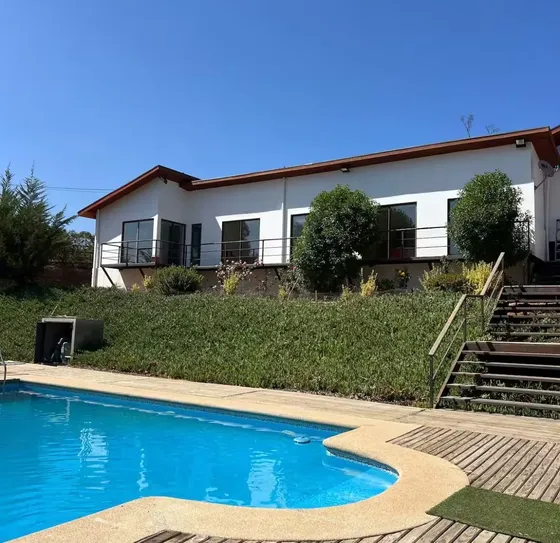 Broker Liquida Parcela Valle Alegre 5d-4b-piscina