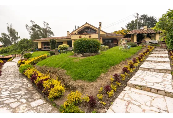 Casa En Venta En La Calera. Cod V10488