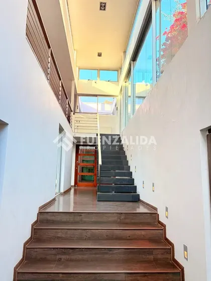 Casa En Venta De 6 Dorm. En Huechuraba