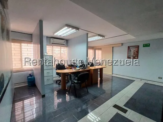 Oficina En Alquiler En Sabana Grande Mls 25-11300 Yf