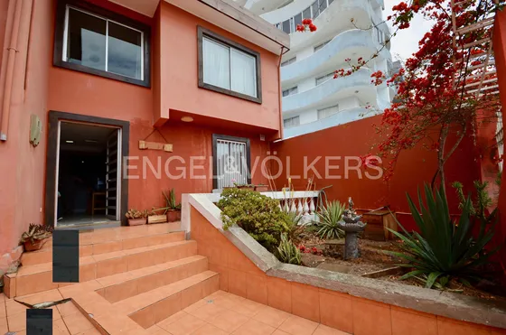 Hostal En Avenida Central Para 16 Personas