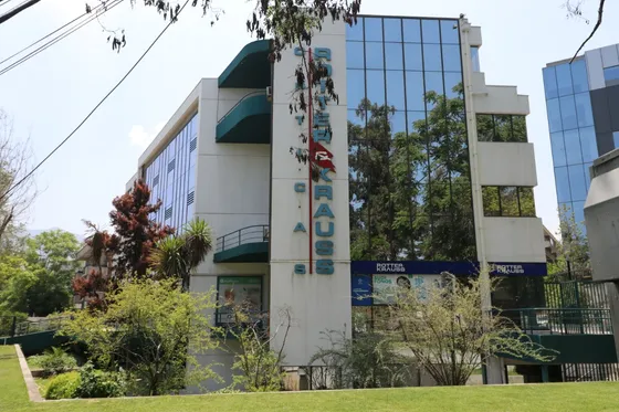 Oficina Con Excelente Ubicación A Pasos De Clínica Alemana