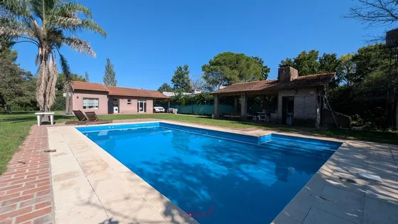 Casa Quinta En Venta En Hostería San Antonio | Luján | 3 Dormitorios | Pileta | Apta Crédito