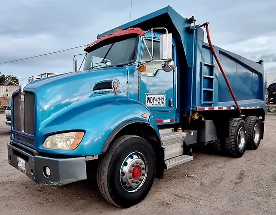 Kenworth T460 8800