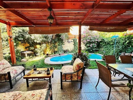 Casa En Venta De 4 Dorm. En Huechuraba