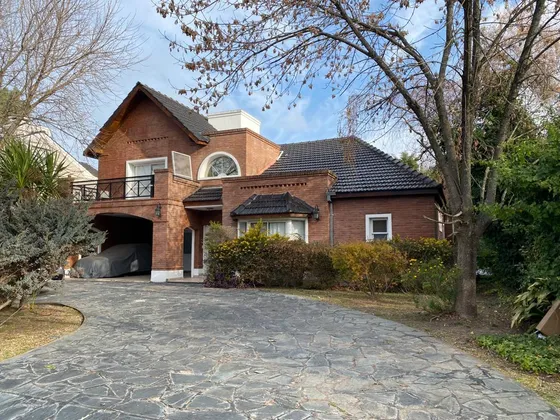 Casa En Venta En Campos De Alvarez Moreno
