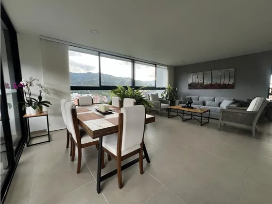 Apartamento Con Zonas Amplias,ubicado En Loma De Las Brujas