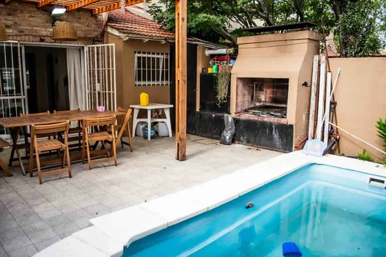 Amplio Duplex 4 Amb Pileta Y 2 Cocheras Hurlingham