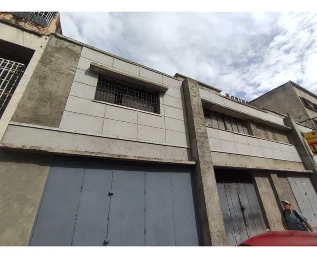 Se Alquila Local En Puente Hierro